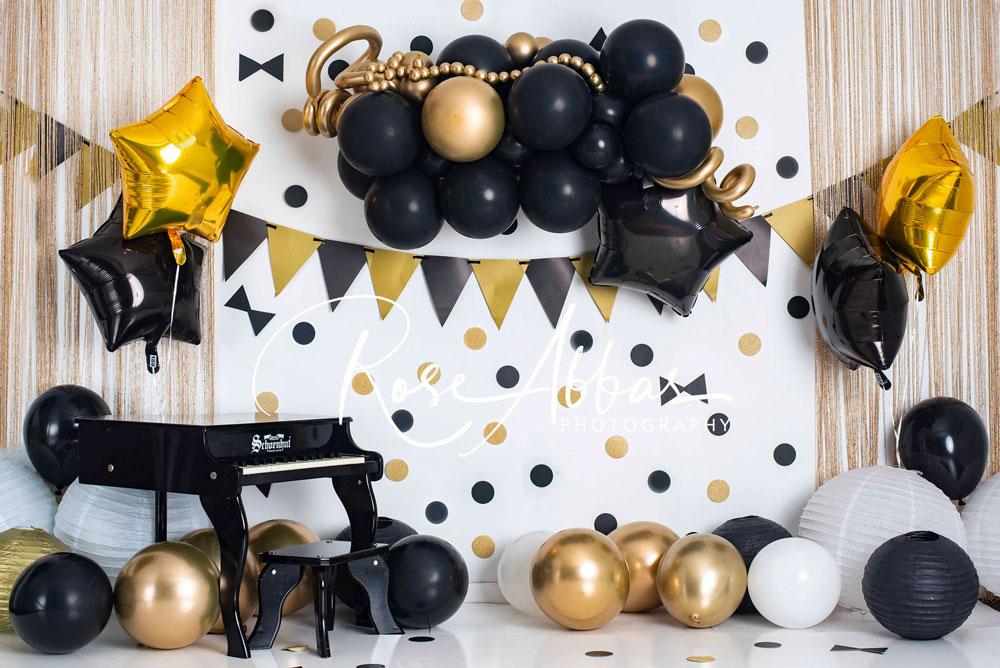 Kate Cake Smash Gold Black Balloons Backdrop Designed by Rose Abbas
