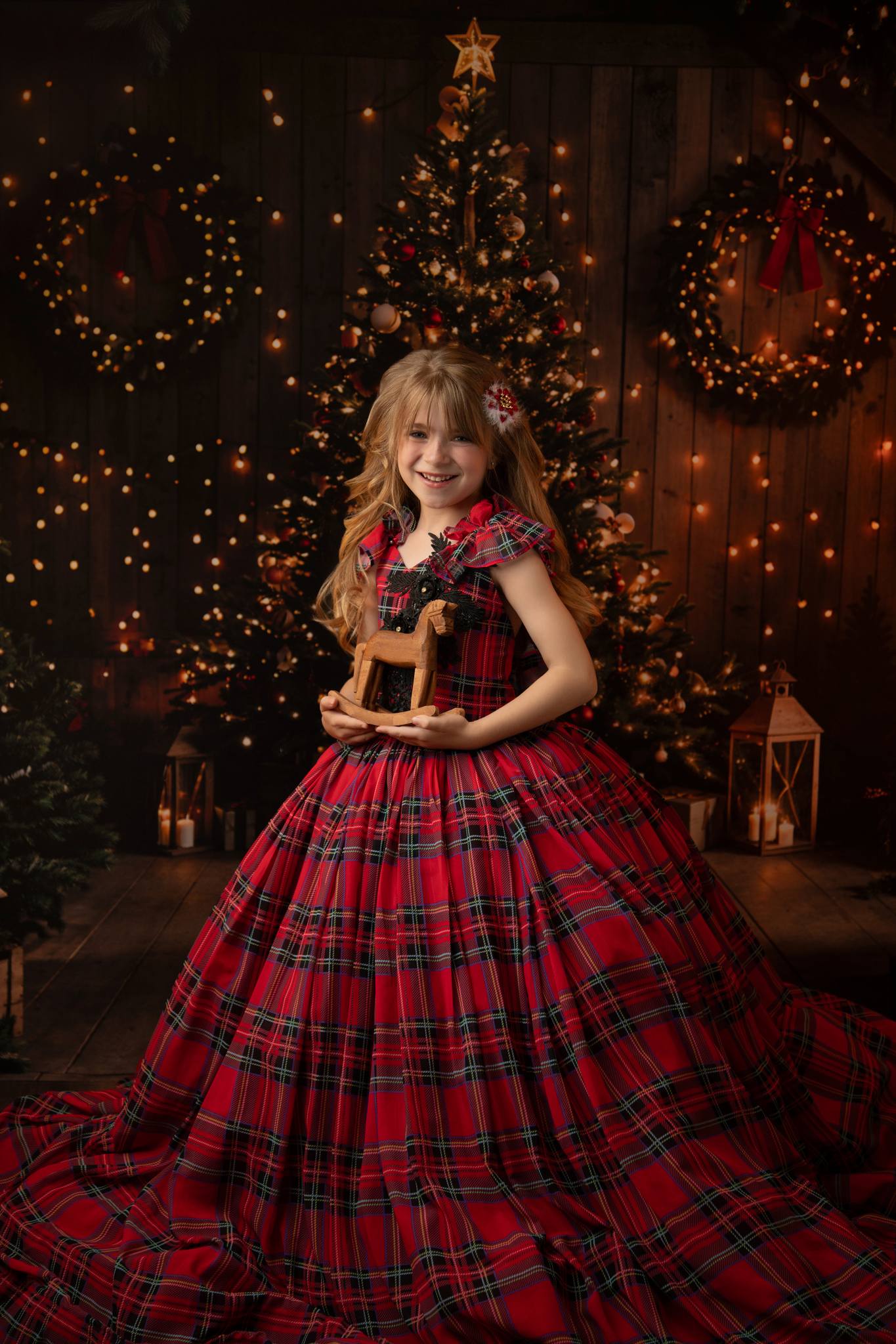 Kate Christmas Brown Wooden Arched Barn Door Backdrop Designed by Chain Photography - Image 7