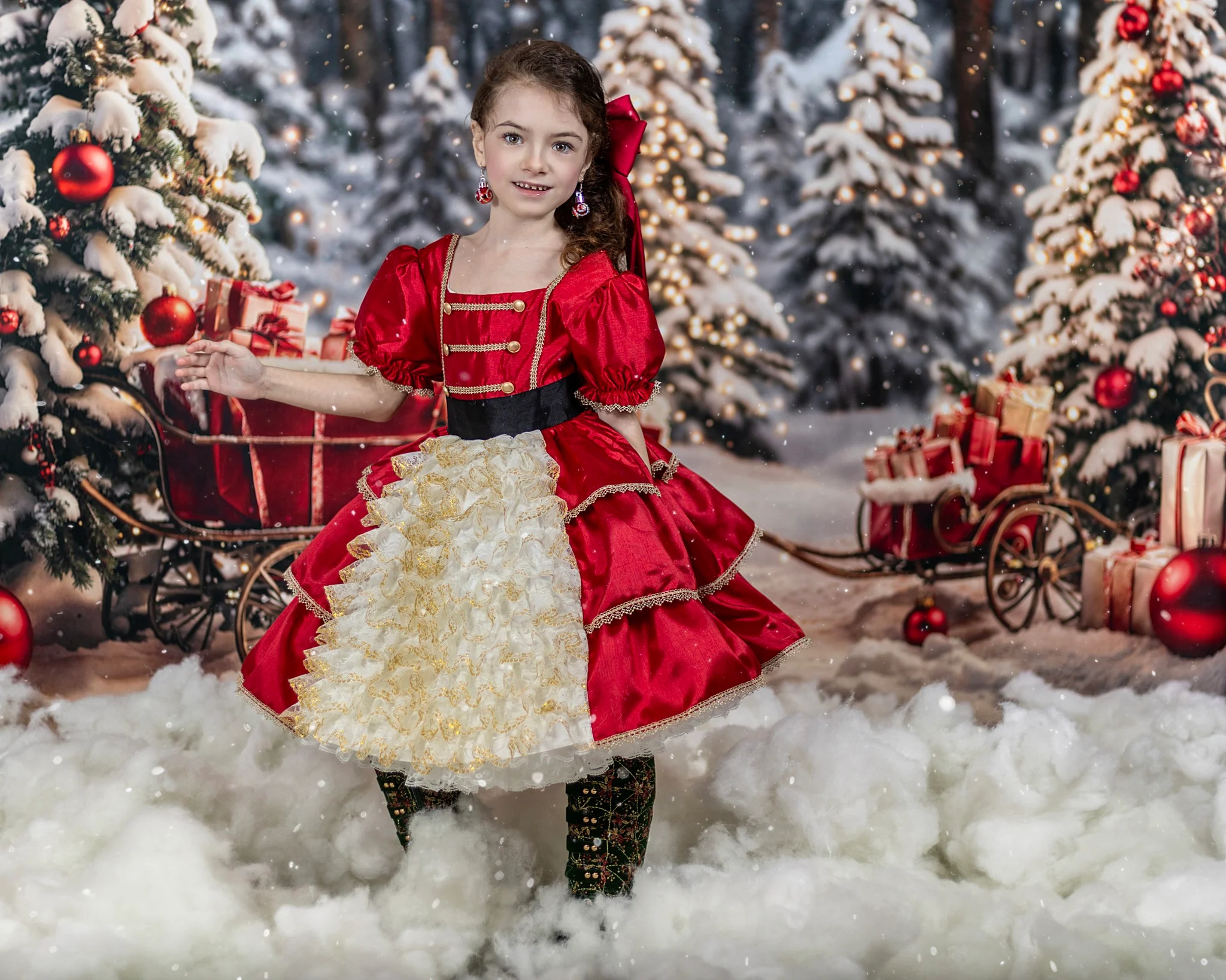 Kate Christmas Tree Outside Snowy Gift Backdrop for Photography