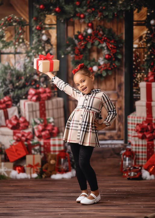 Kate Christmas Wooden Door Gifts Backdrop Designed by Emetselch