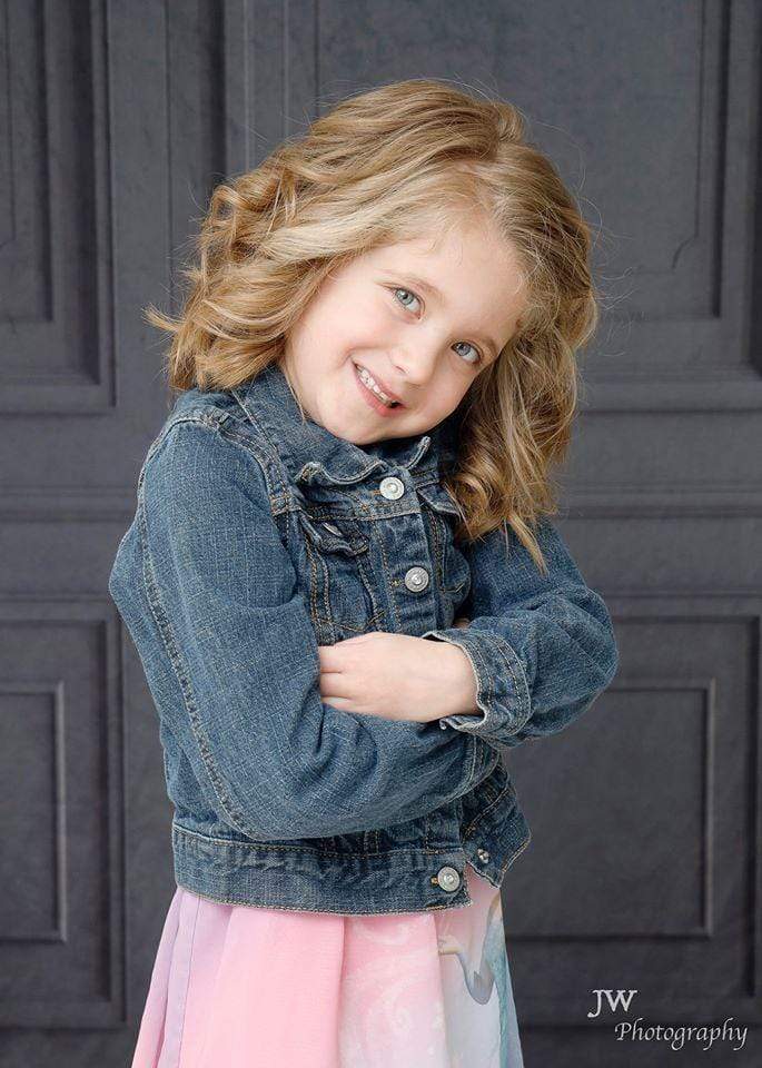 Kate Gray Black Vintage Wall Fleece Backdrop for Photography - Image 6