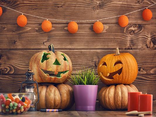 Kate Pumpkin Lamps Wooden Wall For Halloween Photography